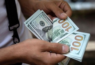 O dólar comercial encerrou esta segunda-feira (1º) vendido a R$ 5,45 (Foto: Divulgação)