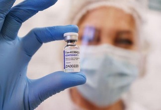 Os resultados agora publicados na The Lancet dizem respeito à última fase de ensaios clínicos da vacina (Foto: Divulgação)