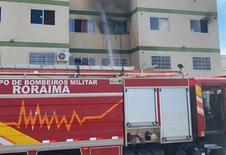 O incêndio que ocorreu no mês de novembro de 2020, atingiu seis apartamentos localizados no bloco 14 do prédio Açaí, do residencial Vila Jardim (Foto: Divulgação)