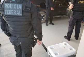 Mais de 100 Policiais Federais cumprem 20 mandados de busca e apreensão expedidos pelo Tribunal Regional Federal da 1ª Região (Foto: Divulgação PF)