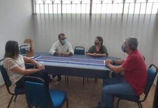 A equipe do Núcleo de Projetos e Inovação se reuniu com o prefeito do município do Cantá, André Castro (Foto: Divulgação)