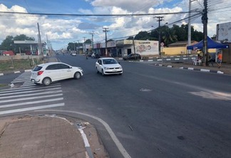 A Prefeitura negou que o cruzamento esteja sem sinalização (Foto: Diane Sampaio/FolhaBV)