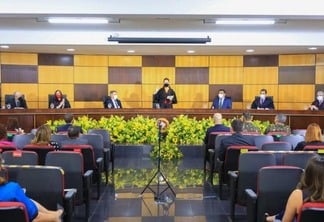 A cerimônia ocorreu de forma híbrida, no auditório do edifício-sede do MPRR, e transmitida pelo YouTube da Instituição(Foto: Divulgação)