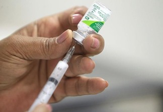 O Ministério da Saúde destaca que a vacinação vai prevenir o surgimento de complicações decorrentes da doença, óbitos, internações e maior sobrecarga do sistema de saúde (Foto: Divulgação)