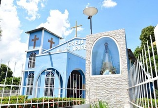 Igrejas podem realizar missas presenciais, mas com 30% da capacidade, conforme decreto municipal (Foto: Nilzete Franco/FolhaBV)