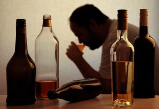 O alcoolismo atinge mais de 4 milhões de brasileiros (Foto: Divulgação)