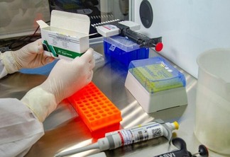 A entrega semanal de 5 milhões de doses é a maior desde que a Fiocruz começou a produzir a vacina no Instituto de Tecnologia em Imunobiológicos (Foto: Divulgação)