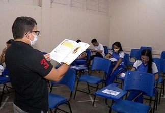 Professores reclamam de irregularidades em seletivo (Foto: Divulgação/Caminhos da Reportagem/TV Brasil)