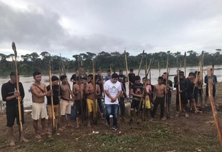 Vídeo foi gravado nas marges do Rio Uraricoera (Foto: Reprodução/Hutukara)