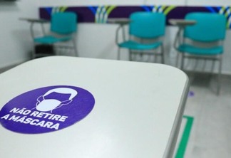Segundo os professores e auxiliares, os servidores estão tendo que comparecer nos colégios para participar dos encontros virtuais (Foto: Nilzete Franco/FolhaBV)
