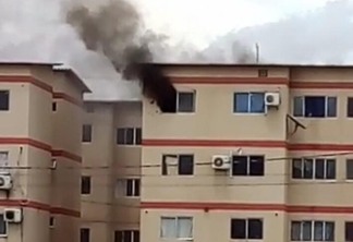 Apartamento pega fogo no Vila Jardim (Foto: Reprodução)