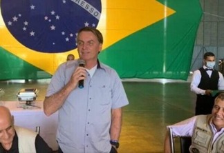 Bolsonaro participou de visita à comunidade indígenas no Amazonas (Foto: Reprodução/Vídeo)
