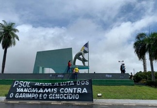Manifestação pede fim do garimpo e impeachment de Bolsonaro (Foto: Diane Sampaio/FolhaBV)