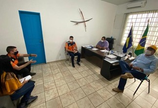Reunião ocorreu com representantes da Prefeitura de Pacaraima e Governo do Estado (Foto: SecomRR)