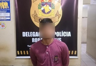 Homem foi detido e apresentado na delegacia de Rorainópolis (Foto: Reprodução PMRR)