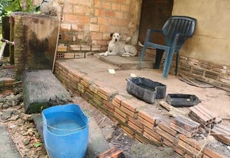 O idoso não tinha família e vivia na residência com apenas um cachorro (Foto: Diane Sampaio/FolhaBV)
