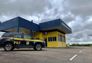 O indivíduo foi encaminhado para a Delegacia da Polícia Civil em Boa Vista. (Foto: Ascom PRF)