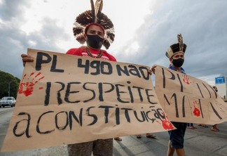 Aprovação do projeto foi alvo de protestos em Brasília (Foto: Tiago Miotto/CIMI)