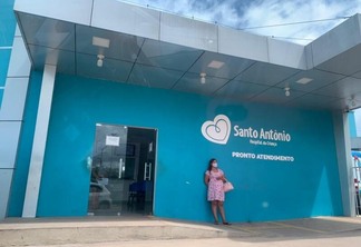 Uma mãe que preferiu não se identificar entrou em contato com a Folha de Boa Vista para denunciar a demora no atendimento para crianças no Hospital Santo Antonio (Foto: Diane Sampaio/FolhaBV)