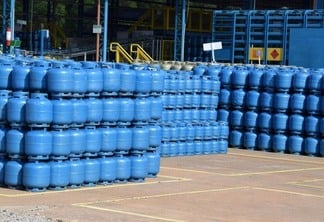 Em Roraima, a botija de gás de 13 kg, uma das mais compradas, está custando, em média, entre R$ 90,00 e R$ 98,00 (Foto: Arquivo FolhaBV)