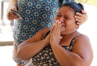 Muito abalada, Alexsandra diz que espera pela recuperação do filho e por justiça (Foto: Nilzete Franco/FolhaBV)