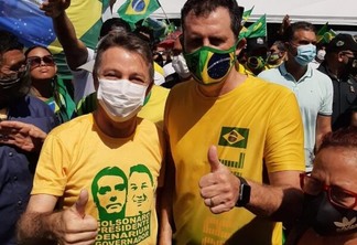 O deputado estadual Gerson Chagas e o governador Antonio Denarium durante a manifestação. (Foto: Instagram)