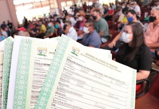 Títulos definitivos, impressos em papel-moeda, prometem conceder segurança jurídica para os produtores (Foto: Nilzete Franco/FolhaBV)