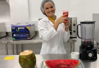Receitas como suco de melancia com água de coco, picolé de abacaxi e sorvete de banana são algumas das dicas dos alunos de Nutrição (Foto: Divulgação)