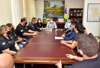 A assinatura do Projeto de Lei ocorreu durante reunião com representantes da categoria no gabinete do governador (Foto: Divulgação)