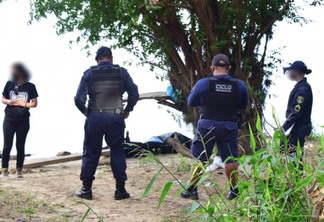 Corpo é do sexo feminino e foi encontrado na tarde desta quarta-feira, 20, no Parque do Rio Branco. (Foto: Nilzete Franco Folha BV)