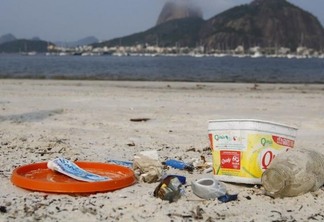 Brasileiros descartam 79 milhões de toneladas de lixo sólido por ano (Fernando Frazão/FolhaBV)