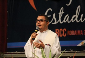 Registro feito no XVII Congresso Estadual da RCC Roraima; Padre Josimar Lobo (Foto: Divulgação/RCC-RR)