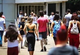 Porcentagem de estudantes que fazem o Enem mais de uma vez vem caindo ao longo dos anos (Foto: Marcello Casal/Agência Brasil)