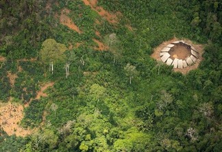 Imagem da comunidade isolada Moxihatëtëma, na Terra Yanomami, em Roraima  (Foto: Guilherme Gnipper/Hutukara/Divulgação)