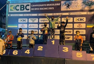 Murilo Moratelli sobe no lugar mais alto do pódio do Campeonato Brasileiro (Foto: Divulgação)