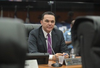 O deputado estadual Jalser Renier durante sessão na Assembleia Legislativa de Roraima (Foto: Divulgação)