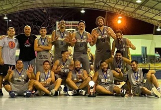 O elenco do IBC após conquistar o título roraimense de basquete (Foto: Divulgação)