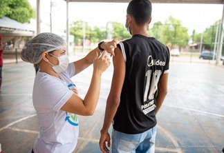 Dose de reforço é destinada para aquelas pessoas que já completaram o esquema vacinal  (Foto: Divulgação/PMBV)