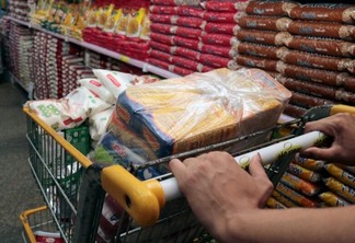 Fator que mais puxou a inflação foi o aumento dos alimentos (Foto: Nilzete Franco/FolhaBV)