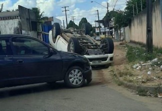 Os veículos foram removidos ao pátio do Departamento Estadual de Trânsito. (Foto: Divulgação)
