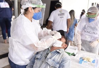 Além da testagem da população para a detecção da covid-19 o objetivo da ação também foi de mobilizar sobre a importância da vacinação (Foto: Secom Roraima)