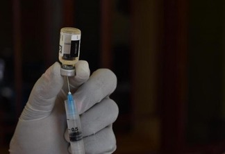Avanço da campanha de vacinação como resposta à crise sanitária vem se respaldando em diversos estudos científicos (Foto: Jemima Tumalu)