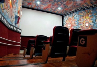 Aos poucos os cinemas começam a voltar e apesar dos casos de contaminação de Covid. (Foto: Divulgação)