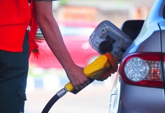 Só em 2021, segundo levantamento da Ticket Log, o preço da gasolina teve alta de 46,7% nos postos brasileiros, enquanto o etanol hidratado subiu 56,5% (Foto: Arquivo FolhaBV)