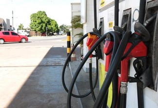 Considerando a redução do ICMS dos combustíveis de 25% para 23% a partir deste ano e o atual preço médio praticado em Boa Vista, o imposto seria, se a medida for aplicada na íntegra, 13 centavos mais barato (Foto: Nilzete Franco/FolhaBV)