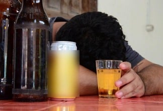 Alguns dos fatores que podem desencadear a dependência alcoólica (Foto: Nilzete Franco/FolhaBV)