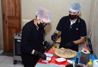 O casal Pedro Padilha e Luciane Pinheiro juntos abriram uma pizzaria em casa (Foto: Nilzete Franco Folha BV)