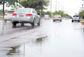 Volume de chuva nos 15 municípios de Roraima equivale a 74,2 milímetros de chuvas, o normal para o maço inteiro é de 30,9mm (Foto: Nilzete Franco/FolhaBV)