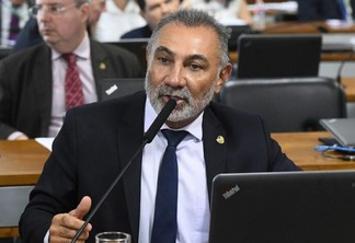 O senador Telmário Mota, presidente de honra do Pros