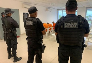 Dez policiais penais participaram efetivamente da condução dos internos ao sistema prisional (Foto: Divulgação/SejucRR)